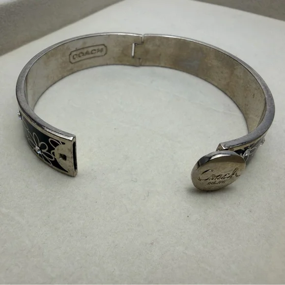 Chic COACH Floral Black and Silver Bracelet - Picture 5 of 8
